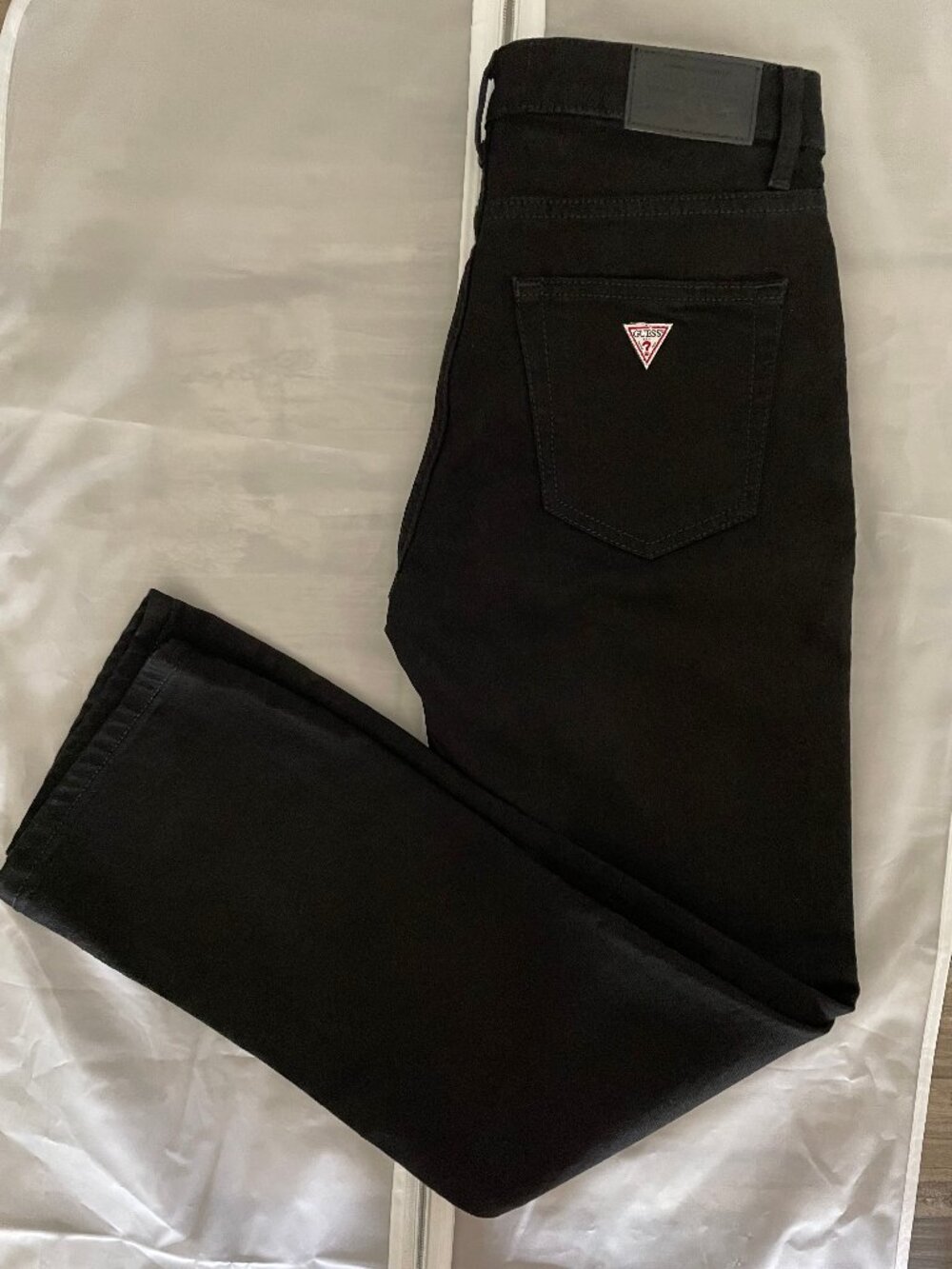 GUESS G08 Mid-Rise Straight Jeans